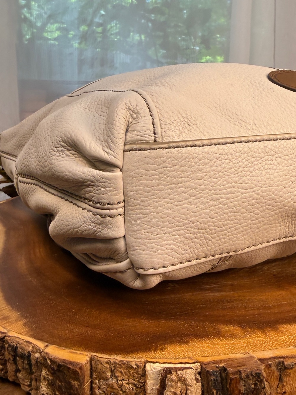 Fossil Morgan Traveler Leather Crossbody Bag Bone Ivory Brass Key Fob NWOT - Picture 5 of 13